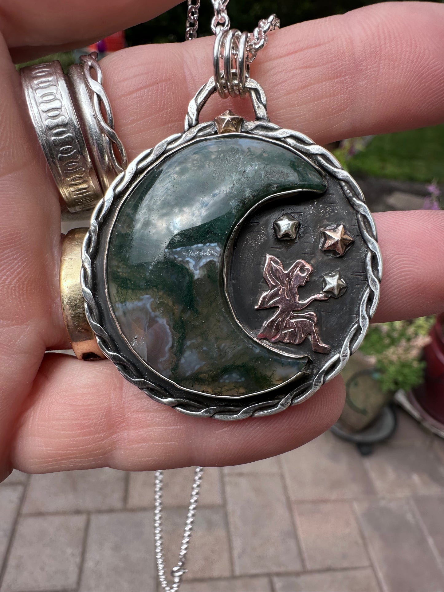 š Moss Agate Crescent Moon Pendant ā Fairy & Stars in Sterling Silver (1117)