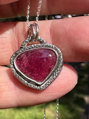 Tourmaline Deep watermelon purple tourmaline pendant (D854)